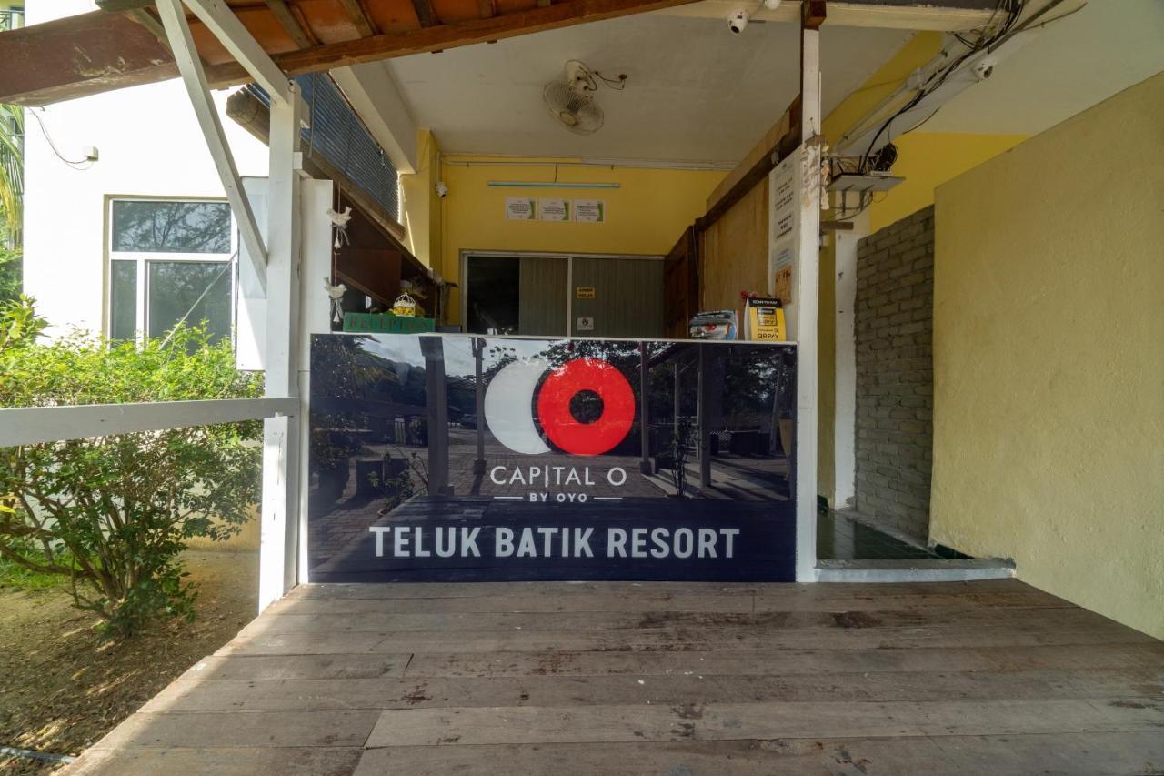 Capital O 89484 Teluk Batik Resort Kampong Telok Batu Exterior photo